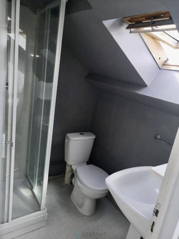 IMMEUBLE DE RAPPORT / 13 STUDIOS MEUBLES A 600m DE L'IUT.