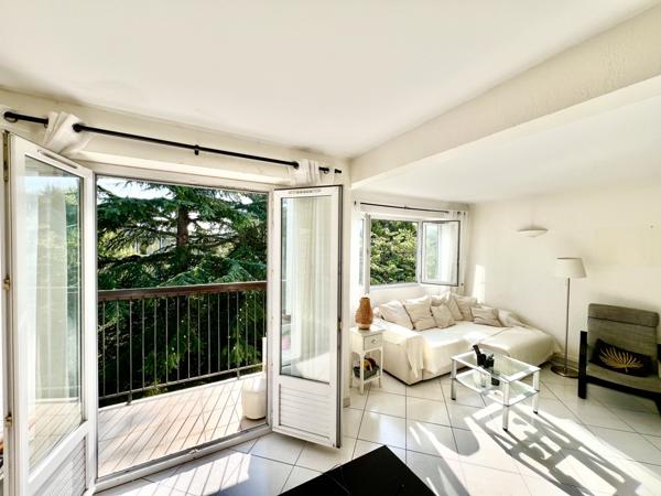 Chilly-Mazarin (91380) Appartement 88m2- dernier étage- balcon- cave - parking