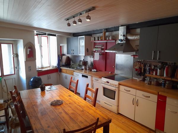 Die (26150) NOUVELLE BAISSE DE PRIX IMPORTANTE !! DIE CENTRE VILLE / - MAISON 7 PIECES PRINCIPALES- 1 DUPLEX T3 - 1 STUD