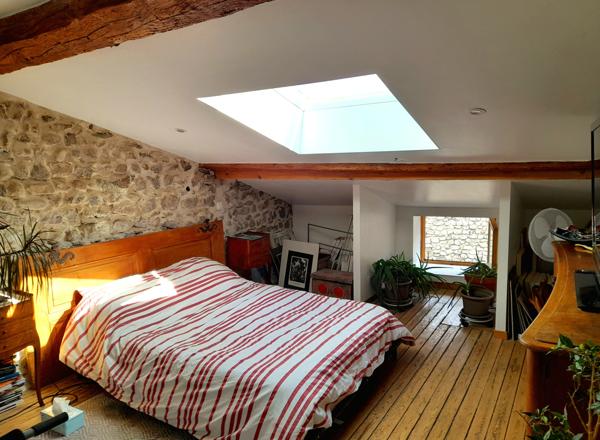 Die (26150) NOUVELLE BAISSE DE PRIX IMPORTANTE !! DIE CENTRE VILLE / - MAISON 7 PIECES PRINCIPALES- 1 DUPLEX T3 - 1 STUD