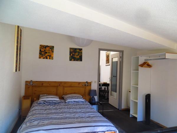 Die (26150) NOUVELLE BAISSE DE PRIX IMPORTANTE !! DIE CENTRE VILLE / - MAISON 7 PIECES PRINCIPALES- 1 DUPLEX T3 - 1 STUD