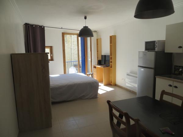 Die (26150) NOUVELLE BAISSE DE PRIX IMPORTANTE !! DIE CENTRE VILLE / - MAISON 7 PIECES PRINCIPALES- 1 DUPLEX T3 - 1 STUD