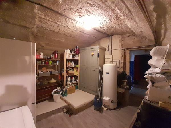 Die (26150) NOUVELLE BAISSE DE PRIX IMPORTANTE !! DIE CENTRE VILLE / - MAISON 7 PIECES PRINCIPALES- 1 DUPLEX T3 - 1 STUD