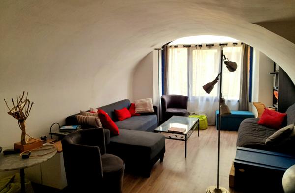 Die (26150) NOUVELLE BAISSE DE PRIX IMPORTANTE !! DIE CENTRE VILLE / - MAISON 7 PIECES PRINCIPALES- 1 DUPLEX T3 - 1 STUD