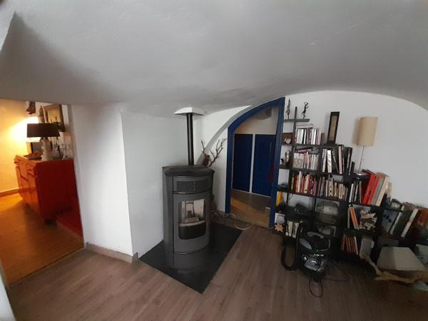 Die (26150) NOUVELLE BAISSE DE PRIX IMPORTANTE !! DIE CENTRE VILLE / - MAISON 7 PIECES PRINCIPALES- 1 DUPLEX T3 - 1 STUD