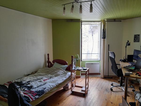 Die (26150) NOUVELLE BAISSE DE PRIX IMPORTANTE !! DIE CENTRE VILLE / - MAISON 7 PIECES PRINCIPALES- 1 DUPLEX T3 - 1 STUD