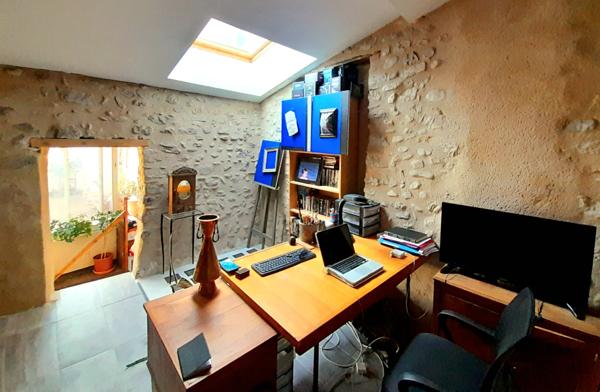 Die (26150) NOUVELLE BAISSE DE PRIX IMPORTANTE !! DIE CENTRE VILLE / - MAISON 7 PIECES PRINCIPALES- 1 DUPLEX T3 - 1 STUD