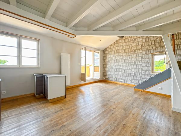 Trévoux (01600) Trévoux - À vendre – Appartement T3 de 49 m² avec balcon terrasse perché sur la Saône