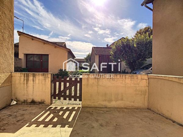 MAISON D'ENV. 250M² - TERRAIN 1100m² - 2 GARAGES EN PIERRE