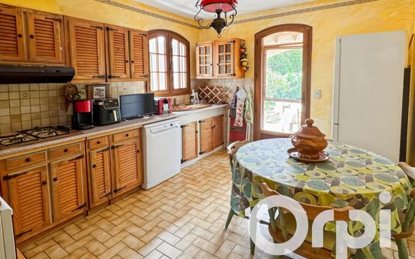 Maison à vendre    5 pièces •  Jonquières-Saint-Vincent