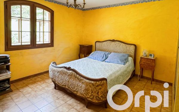 Maison à vendre    5 pièces •  Jonquières-Saint-Vincent