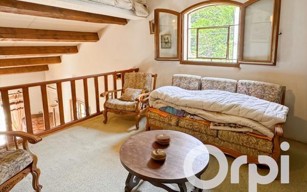 Maison à vendre    5 pièces •  Jonquières-Saint-Vincent