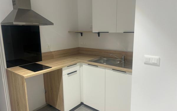 Appartement à louer    2 pièces • 27 m2 Bordeaux