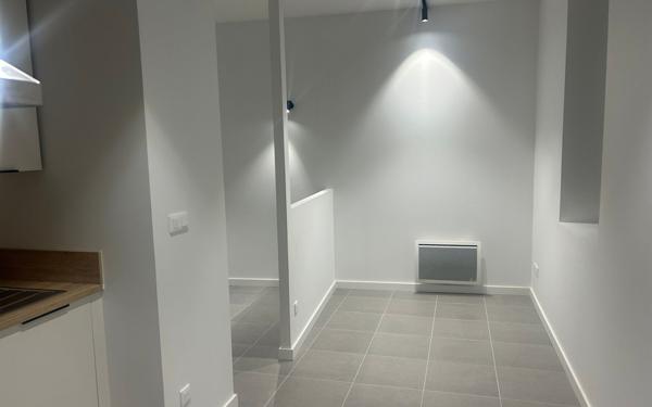 Appartement à louer    2 pièces • 27 m2 Bordeaux