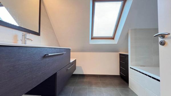ERGUE-GABERIC (29) - Maison 8 pièces - 160 m² Habitables - 1070 m² de terrain - 5 chambres - Garage - Car-port - Lumineuse - Excellente performance énergétique