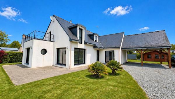 ERGUE-GABERIC (29) - Maison 8 pièces - 160 m² Habitables - 1070 m² de terrain - 5 chambres - Garage - Car-port - Lumineuse - Excellente performance énergétique