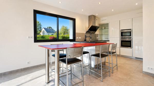 ERGUE-GABERIC (29) - Maison 8 pièces - 160 m² Habitables - 1070 m² de terrain - 5 chambres - Garage - Car-port - Lumineuse - Excellente performance énergétique