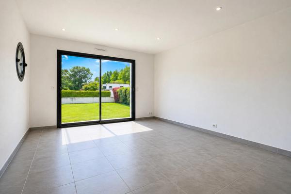 ERGUE-GABERIC (29) - Maison 8 pièces - 160 m² Habitables - 1070 m² de terrain - 5 chambres - Garage - Car-port - Lumineuse - Excellente performance énergétique