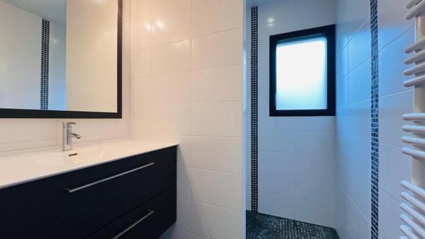 ERGUE-GABERIC (29) - Maison 8 pièces - 160 m² Habitables - 1070 m² de terrain - 5 chambres - Garage - Car-port - Lumineuse - Excellente performance énergétique