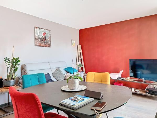 T4 Fontaine-Lès-Dijon - deux balcons - une place de parking