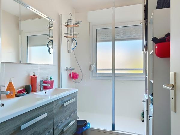 T4 Fontaine-Lès-Dijon - deux balcons - une place de parking