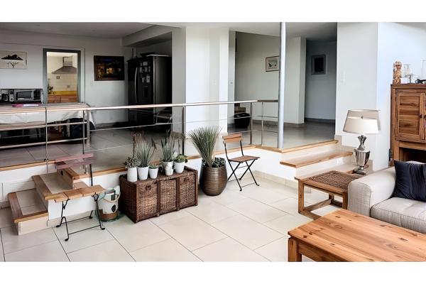 Maison
         6 pièces
        - 230 m² Bien prestige 550 000 € *