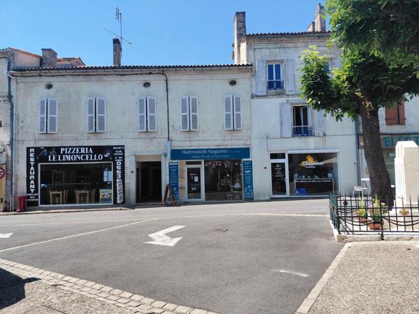 Immeuble de rapport 8 lots Place du marché Mareuil