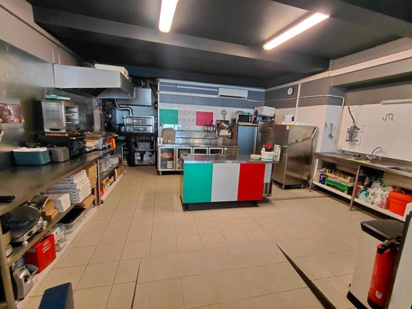 Immeuble de rapport 8 lots Place du marché Mareuil