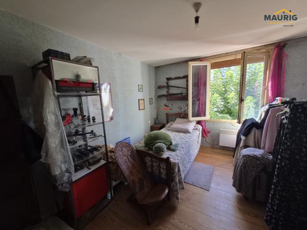Maison de village au calme – 3 chambres, jardin et garages-