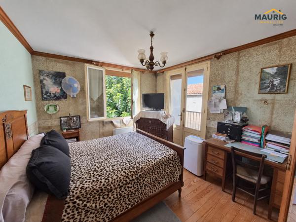 Maison de village au calme – 3 chambres, jardin et garages-