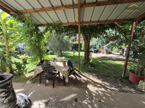 Maison de village au calme – 3 chambres, jardin et garages-