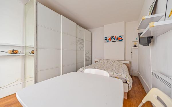 Appartement à louer    2 pièces • 28 m2 Paris 17