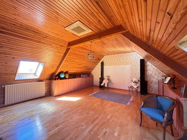 Maison familiale en plein coeur de La Flèche, 4 chambres, Garage, Terrain clos