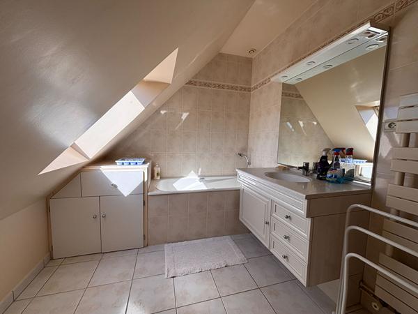 Maison familiale en plein coeur de La Flèche, 4 chambres, Garage, Terrain clos