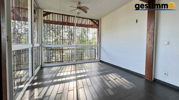 APPARTEMENT T2 - RESIDENCE SECURISEE AVEC PISCINE A CAYENNE