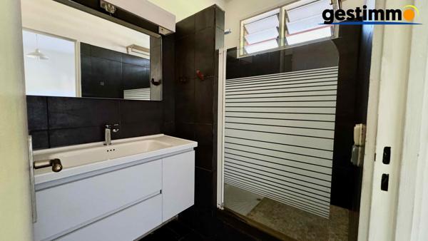 APPARTEMENT T2 - RESIDENCE SECURISEE AVEC PISCINE A CAYENNE