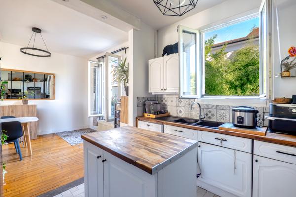 Maison familiale non mitoyenne – 125 m² – 6 pièces – 4 chambres – Centre-ville de Houilles