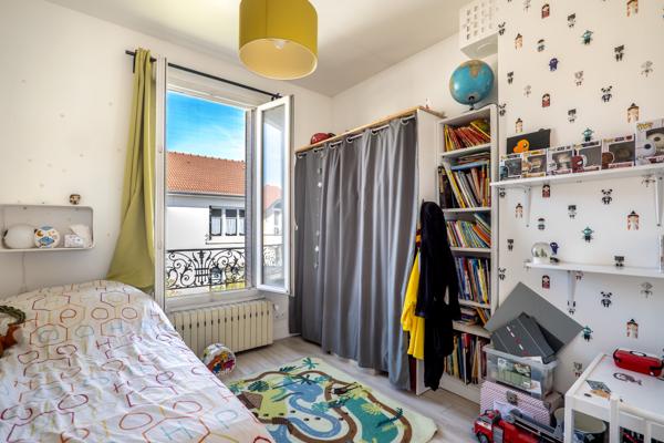 Maison familiale non mitoyenne – 125 m² – 6 pièces – 4 chambres – Centre-ville de Houilles
