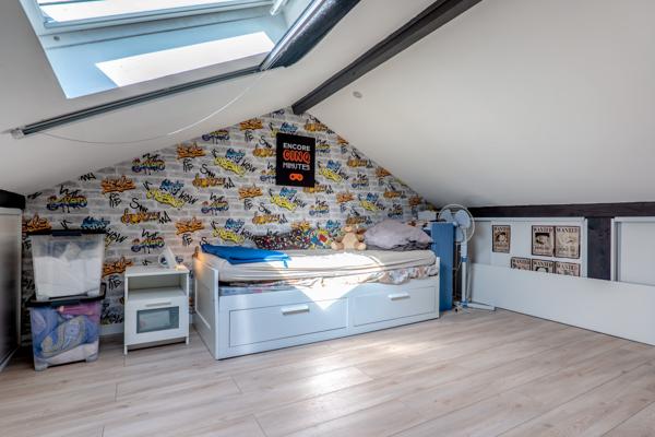 Maison familiale non mitoyenne – 125 m² – 6 pièces – 4 chambres – Centre-ville de Houilles