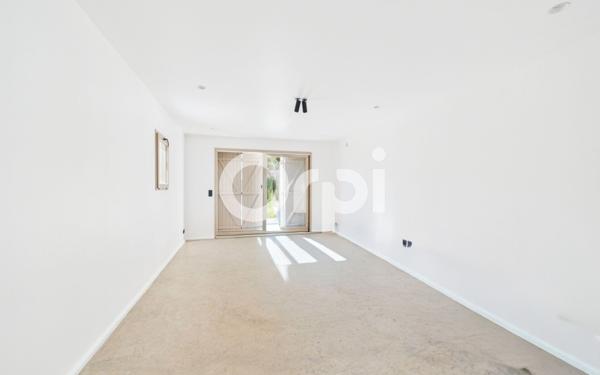 Maison à vendre    4 pièces • 147 m2 Mandelieu-la-Napoule