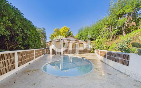 Maison à vendre    4 pièces • 147 m2 Mandelieu-la-Napoule