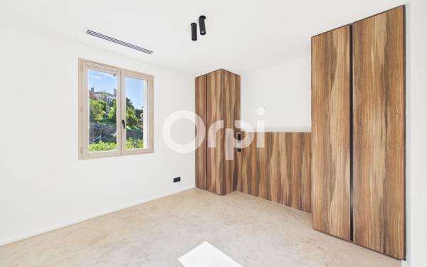 Maison à vendre    4 pièces • 147 m2 Mandelieu-la-Napoule