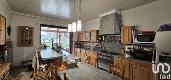 Maison 10 pièces de 337 m² à Auchy-les-Mines (62138)
