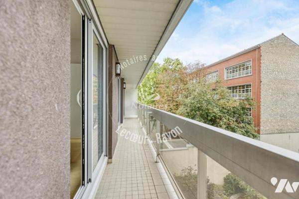 Magnifique appartement 2 pièces rénové avec balcon