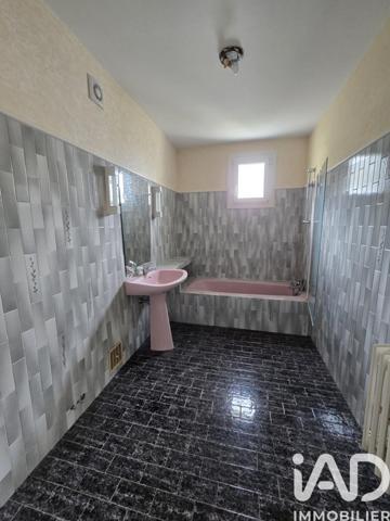 Maison à vendre 6 pièces 135 m² La Chartre-sur-le-Loir