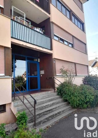 Appartement 4 pièces de 79 m² à Saint-Loup-sur-Semouse (70800)