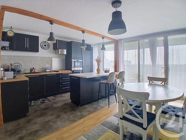 Appartement F4 à vendre  4 pièces - 70 m 2   MERIGNAC  - 33