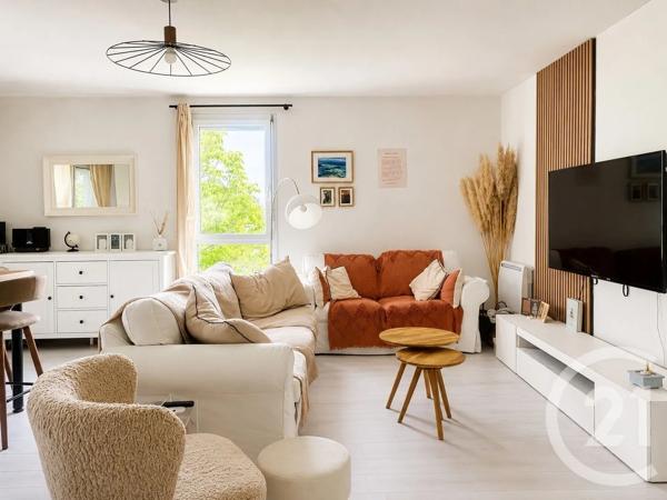 Appartement F4 à vendre  4 pièces - 70 m 2   MERIGNAC  - 33