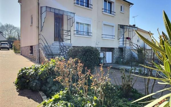 Maison à vendre    3 pièces •  Ballancourt-sur-Essonne