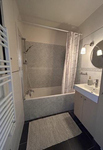 Appartement
         3 pièces
        - 61 m² Exclusivité 245 000 € *